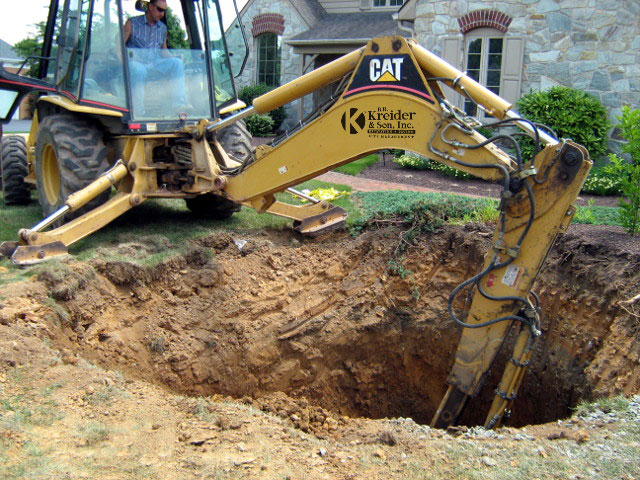 Emergency excavating services